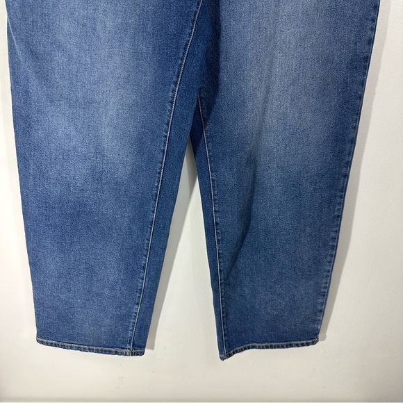 NWT Lane Bryant Signature Fit Loose Straight Mid Rise Medium Wash Jeans - Picture 3 of 8